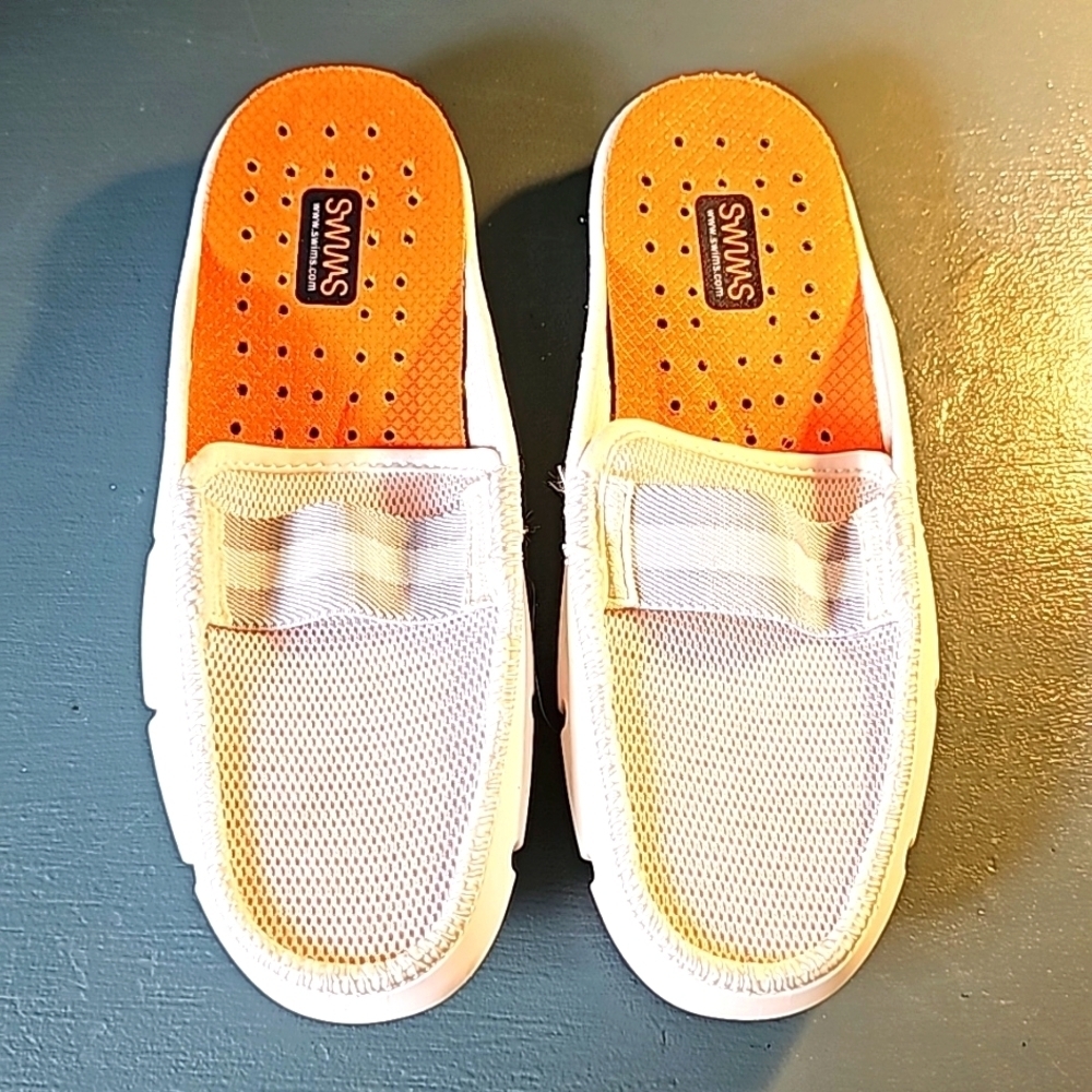 Swims mens slip on loafers. Beach pool. Comfort. Size 5.‎ Excellent condi…